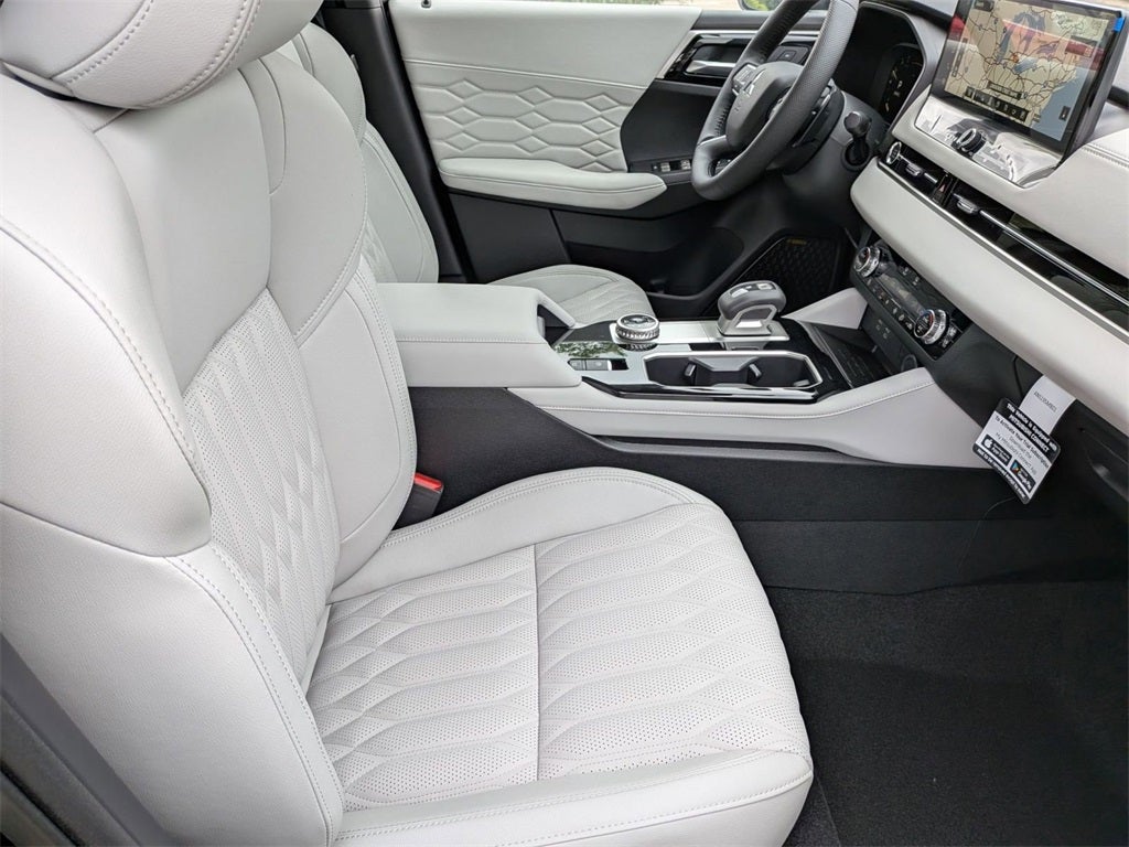 2025 Mitsubishi Outlander SEL