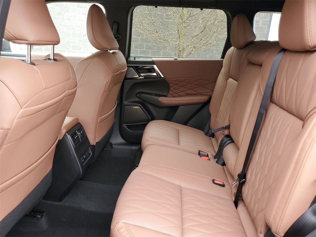 2025 Mitsubishi Outlander SEL