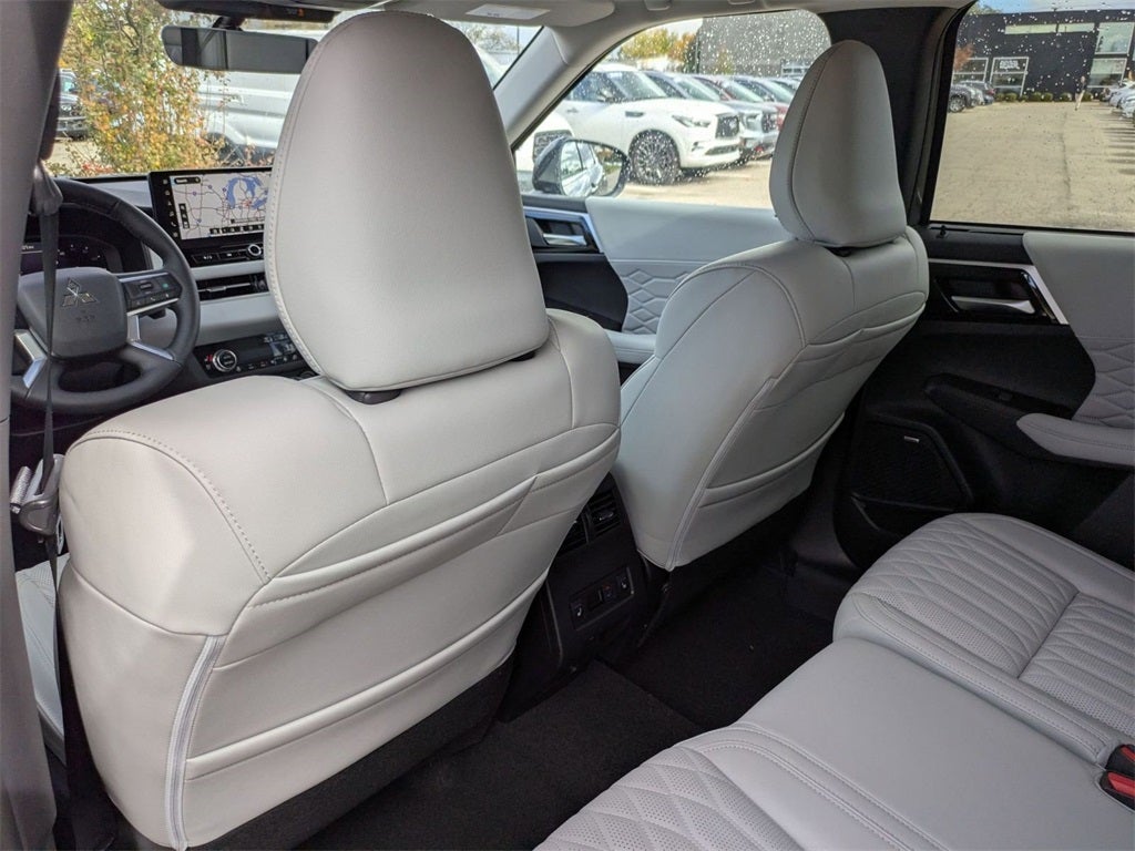 2025 Mitsubishi Outlander SEL