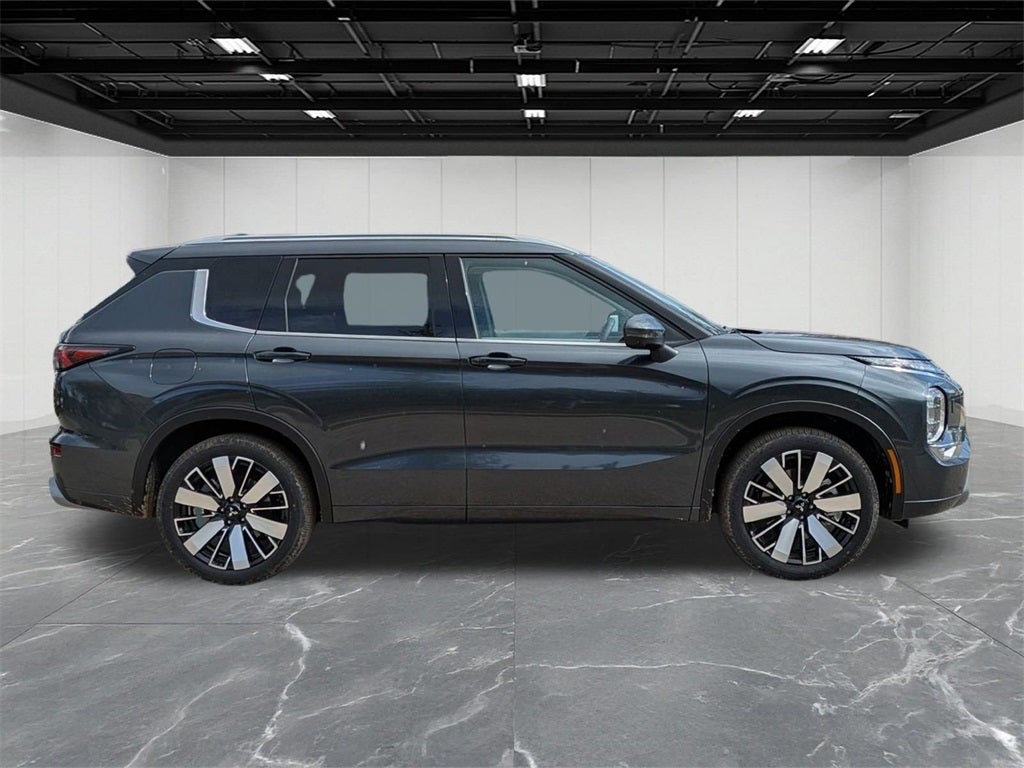 2025 Mitsubishi Outlander SEL