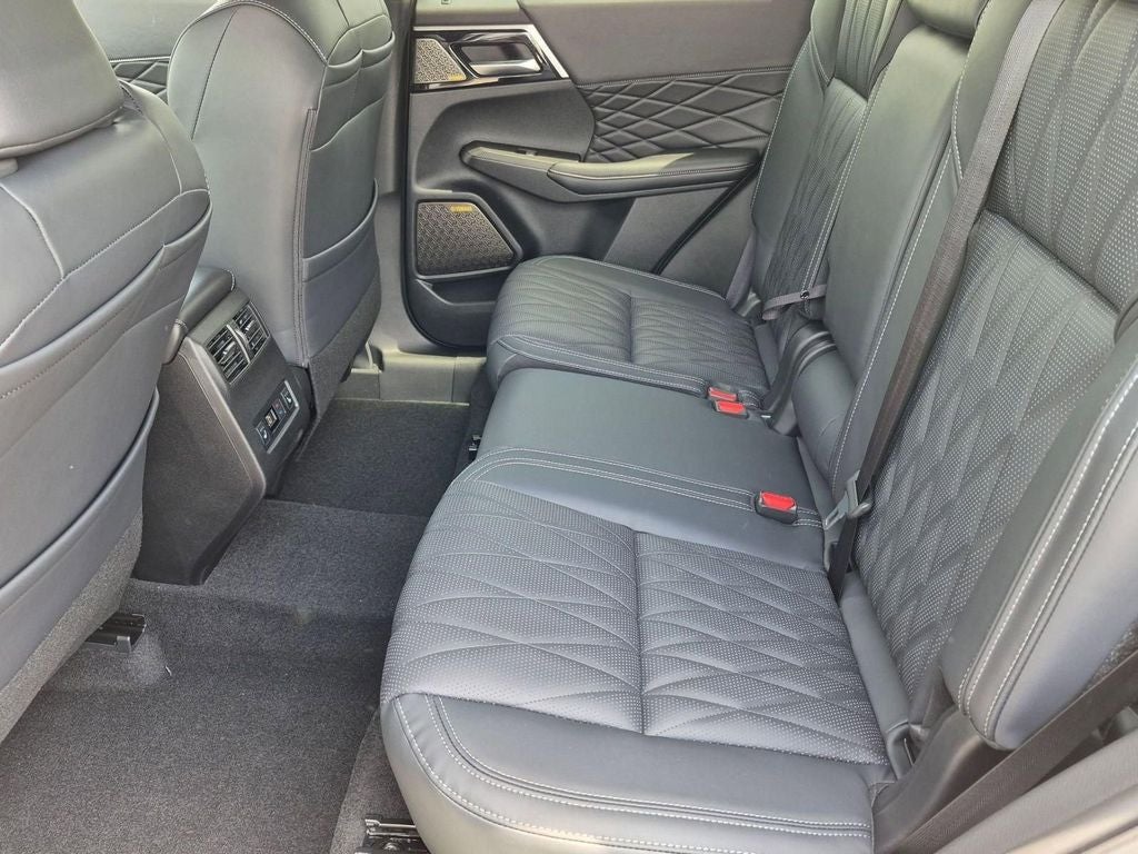 2026 Mitsubishi Outlander Black Edition