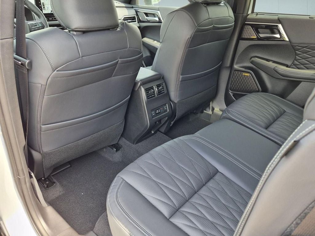 2026 Mitsubishi Outlander Black Edition