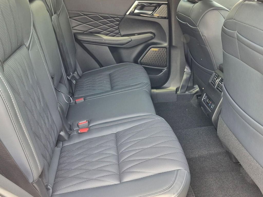 2026 Mitsubishi Outlander Black Edition