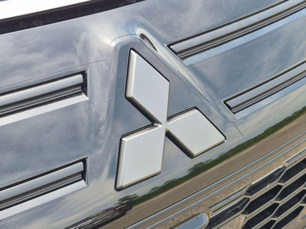 2026 Mitsubishi Outlander Black Edition