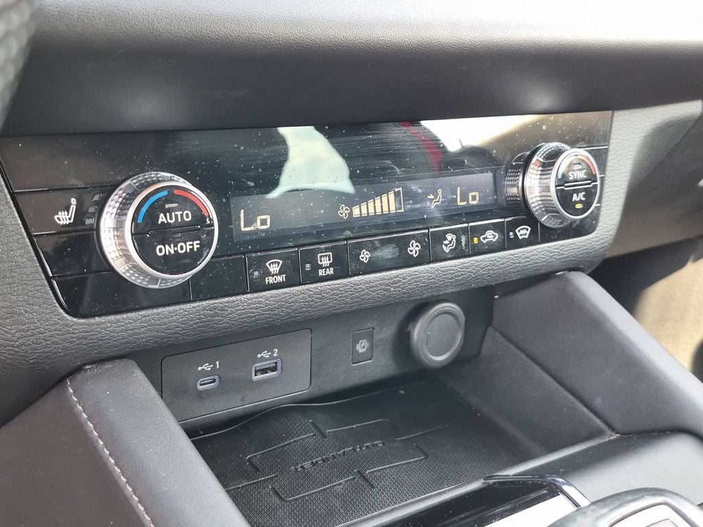 2023 Mitsubishi Outlander PHEV SE