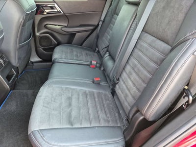 2023 Mitsubishi Outlander PHEV SE