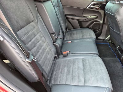 2023 Mitsubishi Outlander PHEV SE