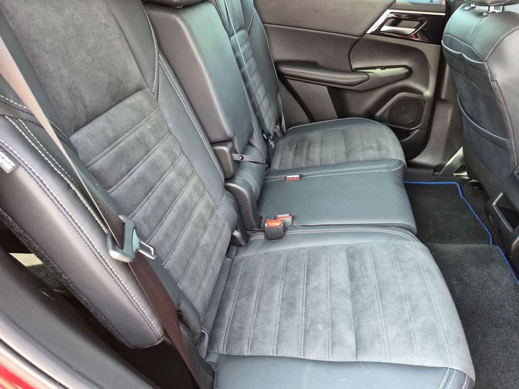 2023 Mitsubishi Outlander PHEV SE