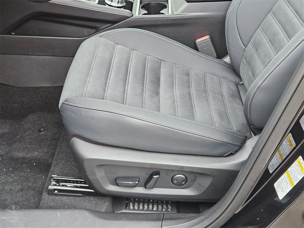 2025 Mitsubishi Outlander PHEV SE