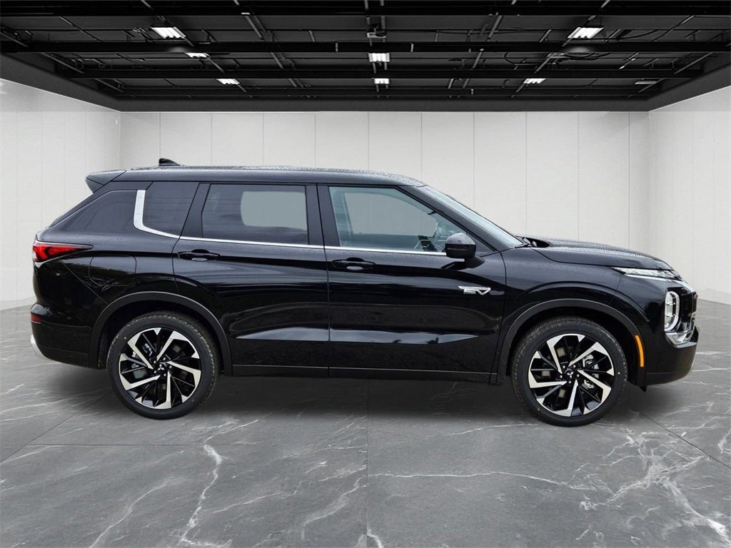 2025 Mitsubishi Outlander PHEV SE