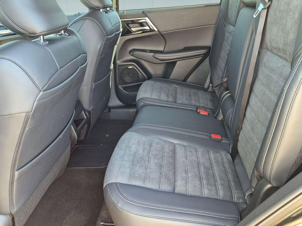 2026 Mitsubishi Outlander PHEV SE