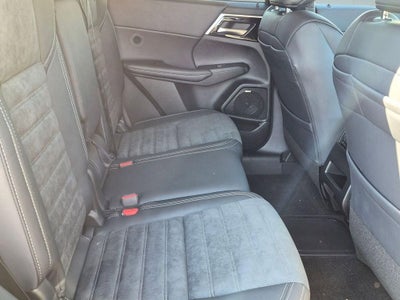 2026 Mitsubishi Outlander PHEV SE