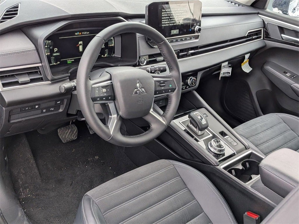 2025 Mitsubishi Outlander PHEV SE