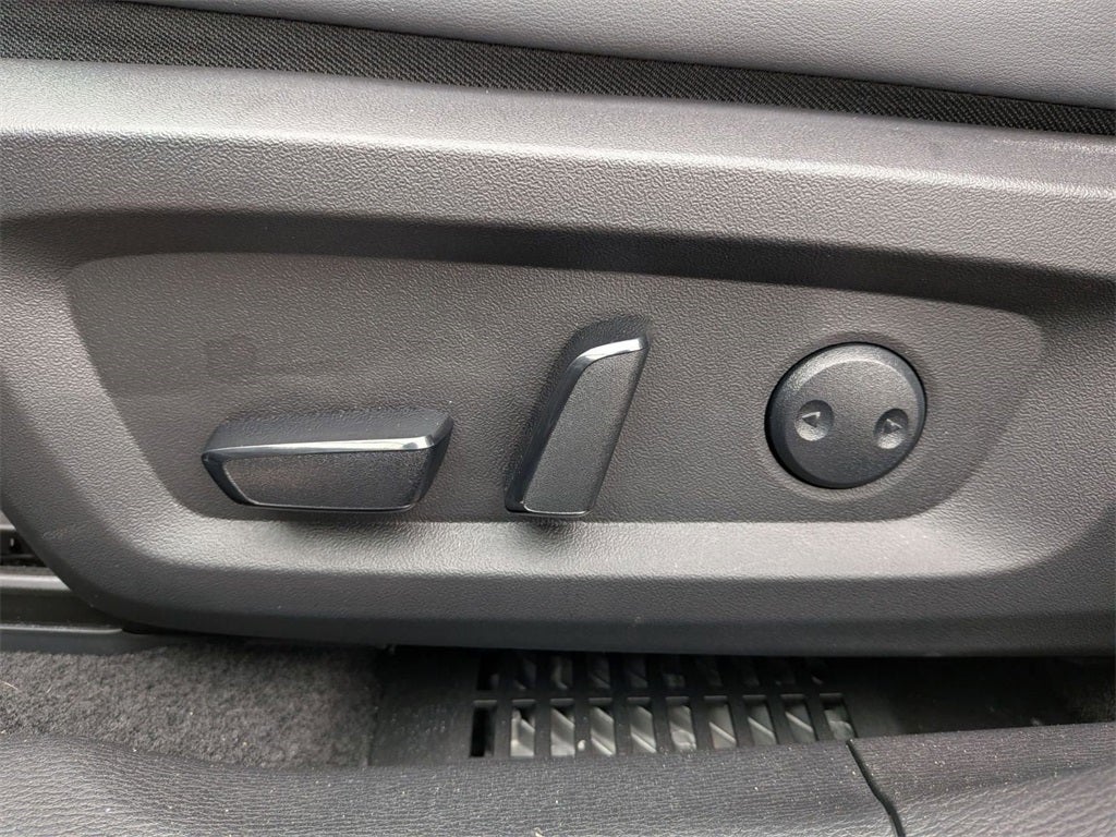 2025 Mitsubishi Outlander PHEV SE