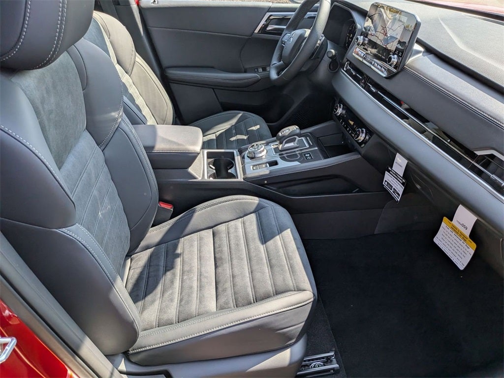 2025 Mitsubishi Outlander PHEV SE