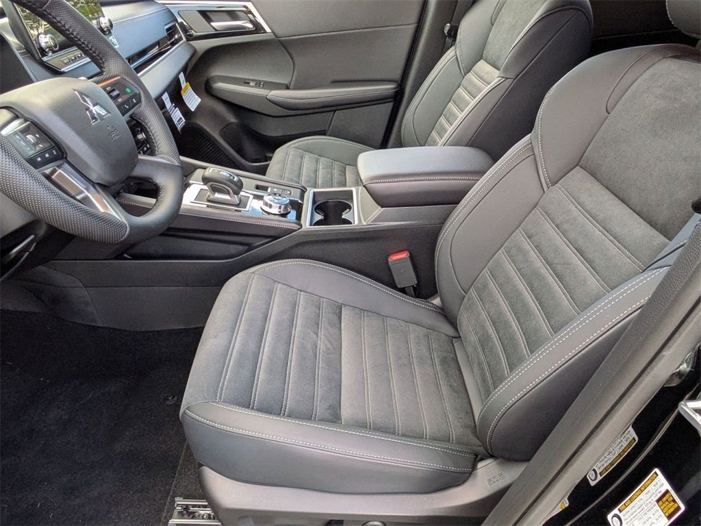 2025 Mitsubishi Outlander PHEV SE