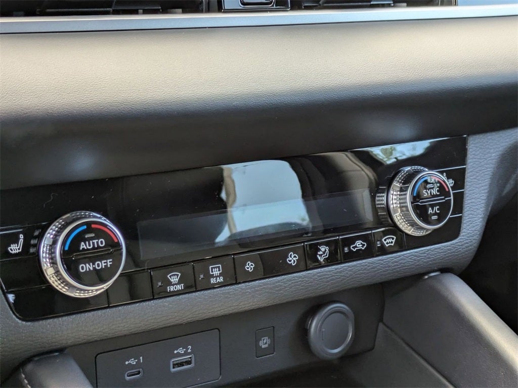 2025 Mitsubishi Outlander PHEV SE