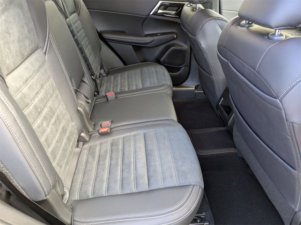 2025 Mitsubishi Outlander PHEV SE