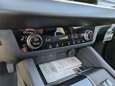 2025 Mitsubishi Outlander PHEV SE