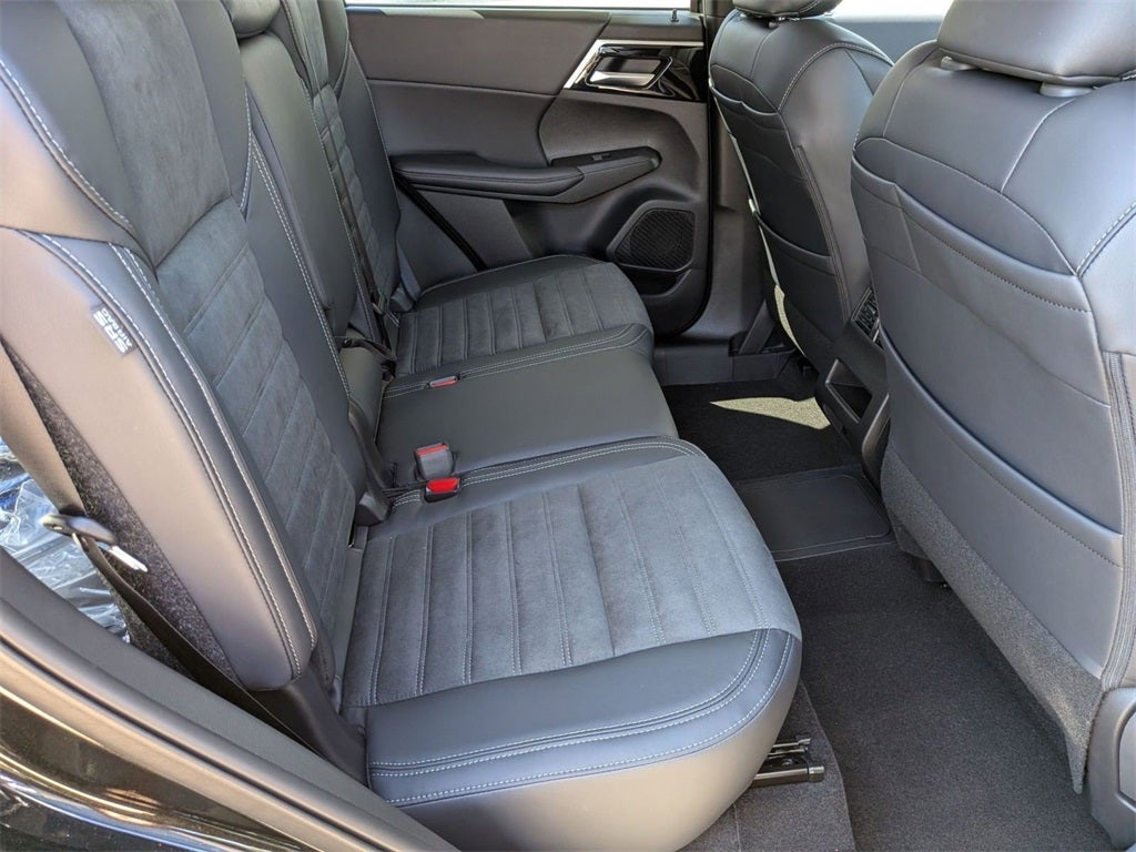 2025 Mitsubishi Outlander PHEV SE