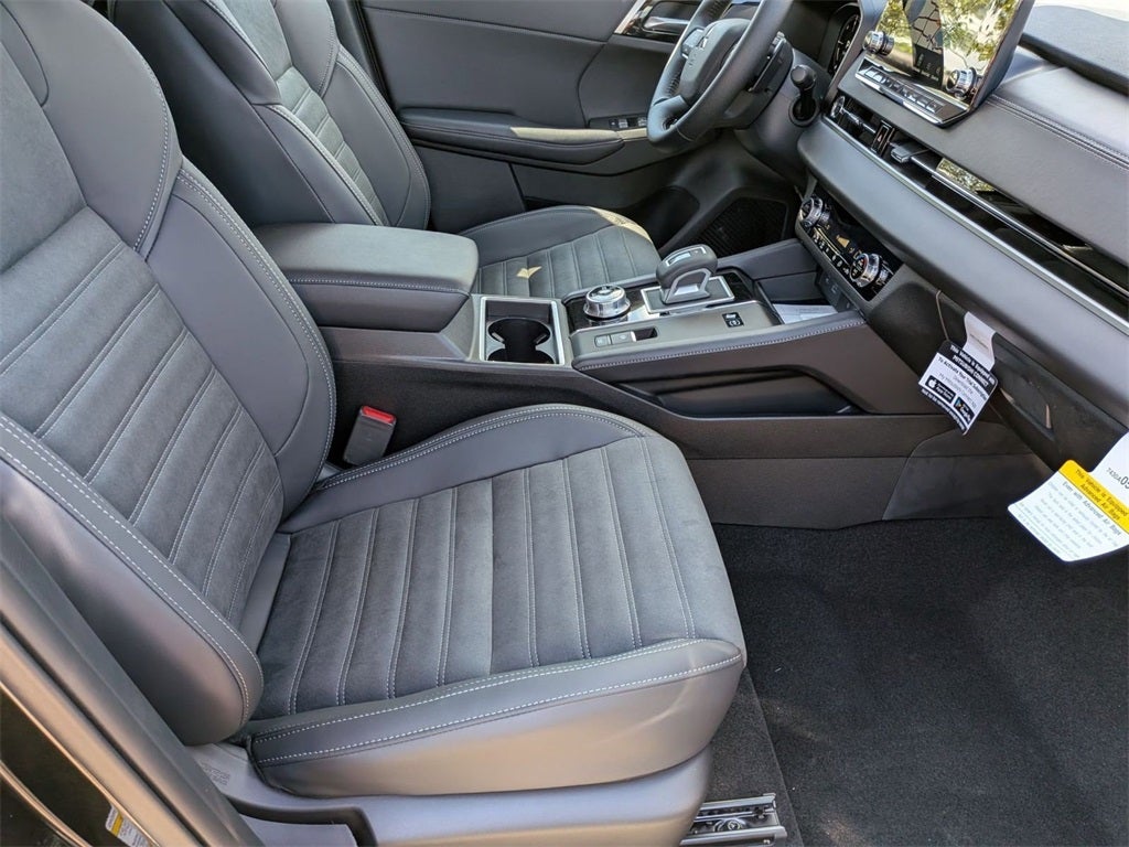 2025 Mitsubishi Outlander PHEV SE