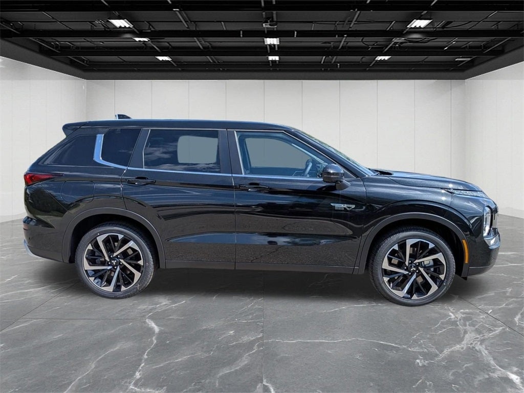 2025 Mitsubishi Outlander PHEV SE