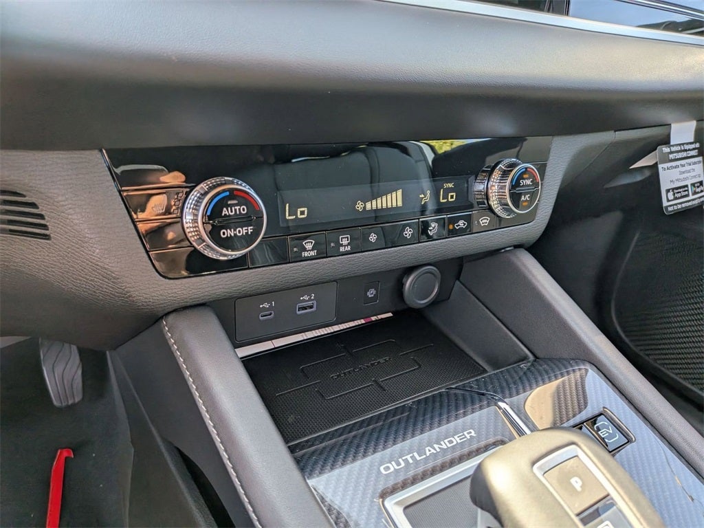 2025 Mitsubishi Outlander PHEV SE