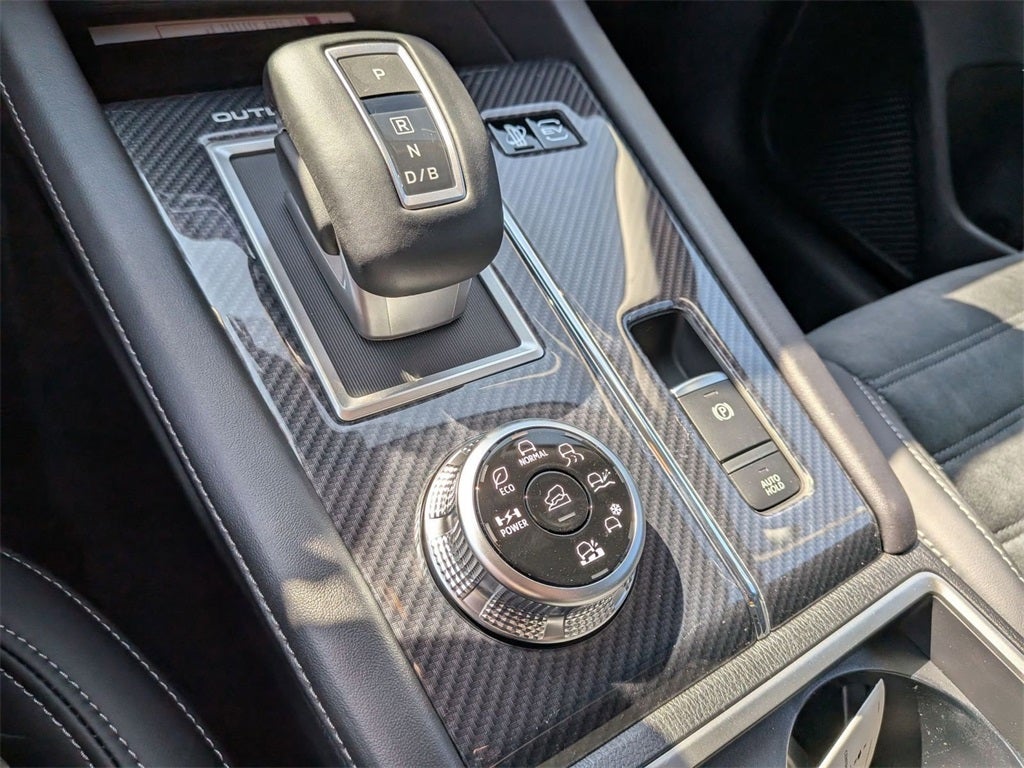 2025 Mitsubishi Outlander PHEV SE