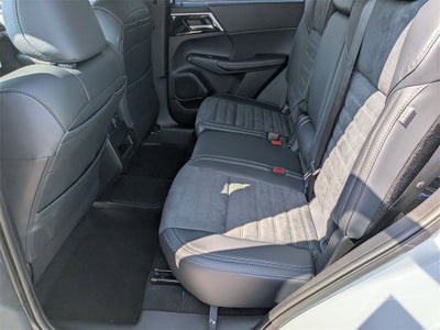 2025 Mitsubishi Outlander PHEV SE