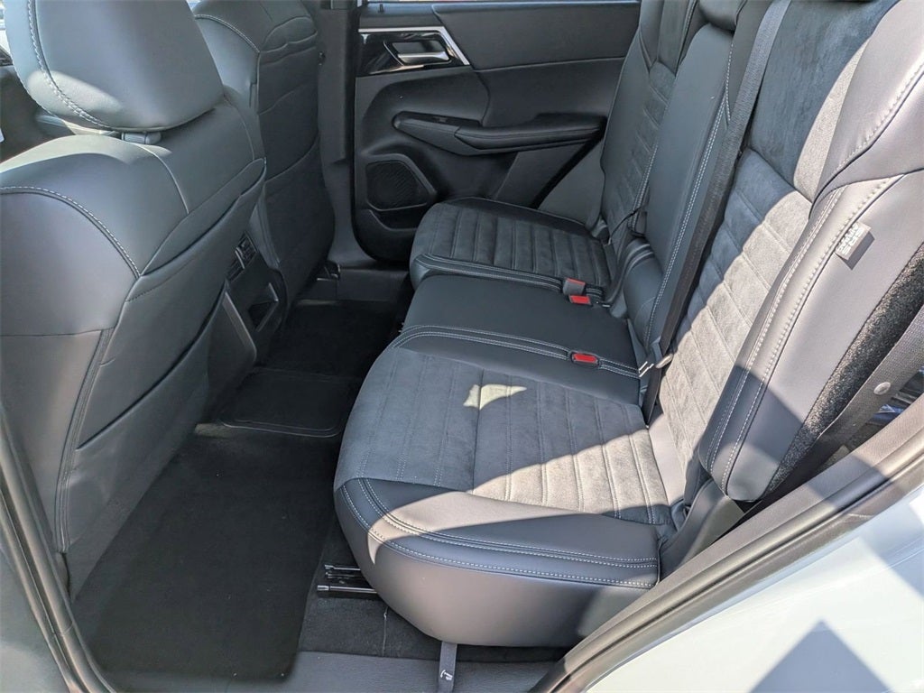 2025 Mitsubishi Outlander PHEV SE