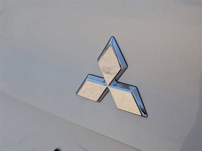 2025 Mitsubishi Outlander PHEV SE