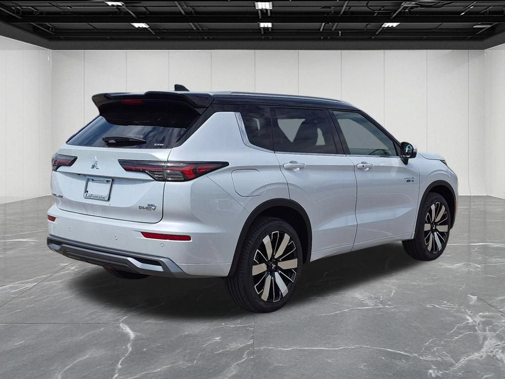 2026 Mitsubishi Outlander PHEV SEL