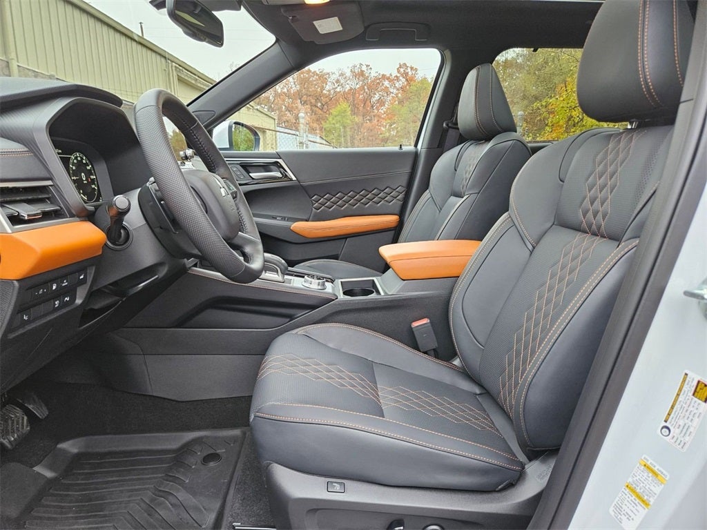 2025 Mitsubishi Outlander PHEV SEL