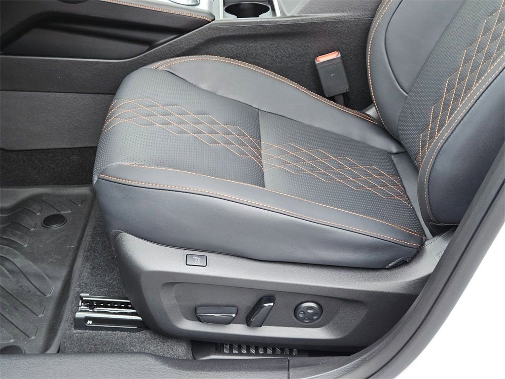 2025 Mitsubishi Outlander PHEV SEL