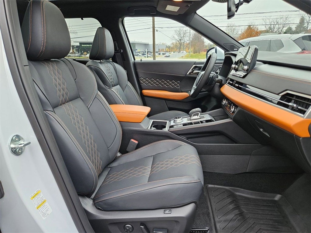 2025 Mitsubishi Outlander PHEV SEL