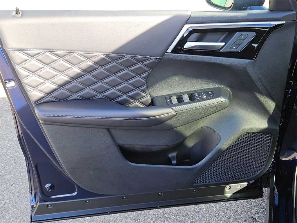 2025 Mitsubishi Outlander PHEV SEL