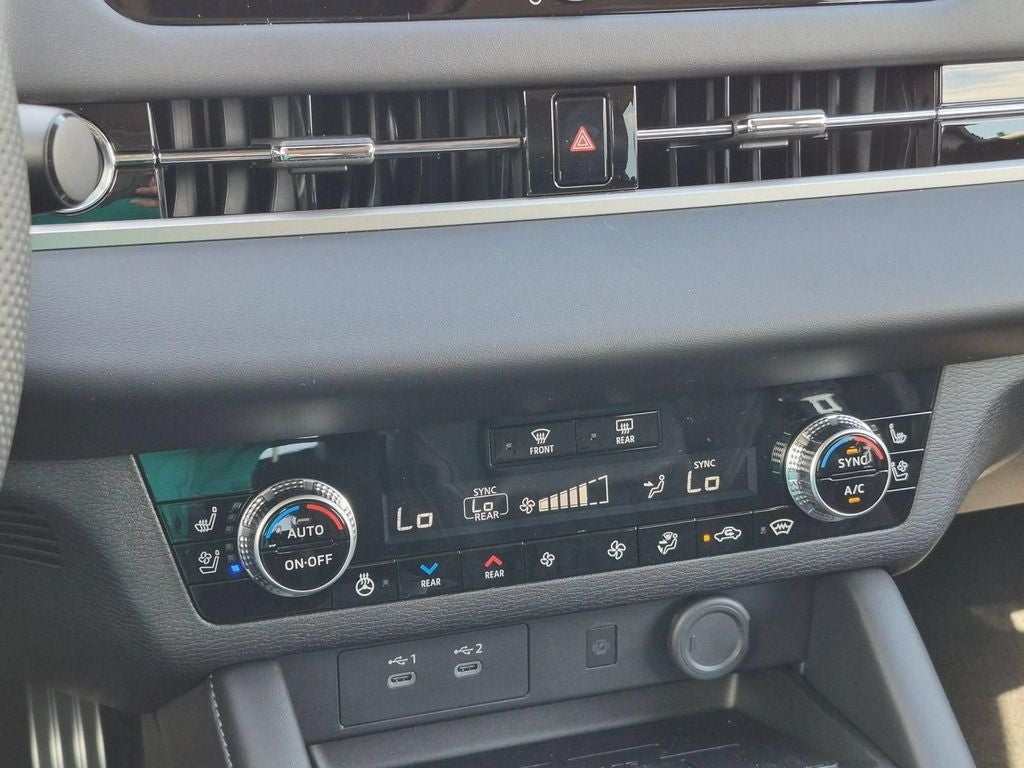 2026 Mitsubishi Outlander PHEV SEL