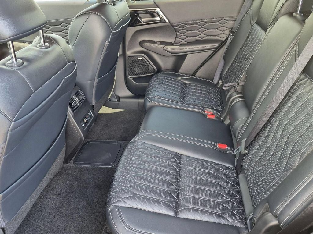 2026 Mitsubishi Outlander PHEV SEL