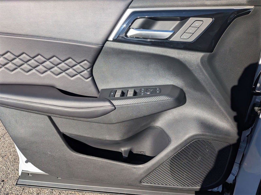 2025 Mitsubishi Outlander PHEV SEL Black Edition