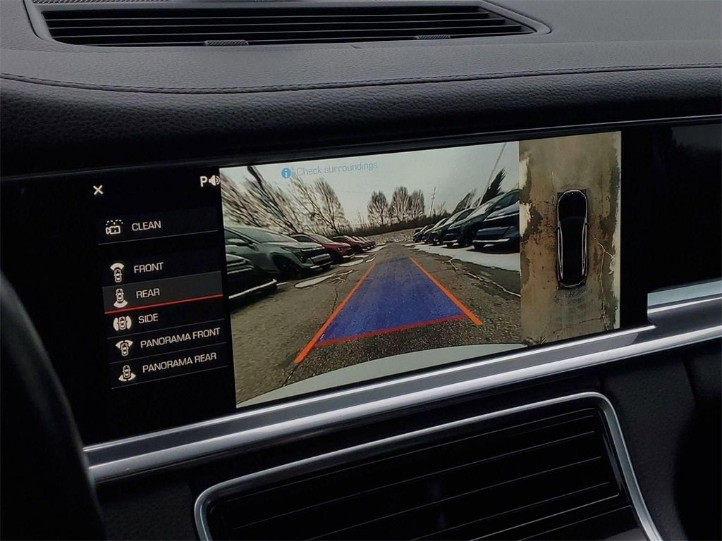 2018 Porsche Panamera 4