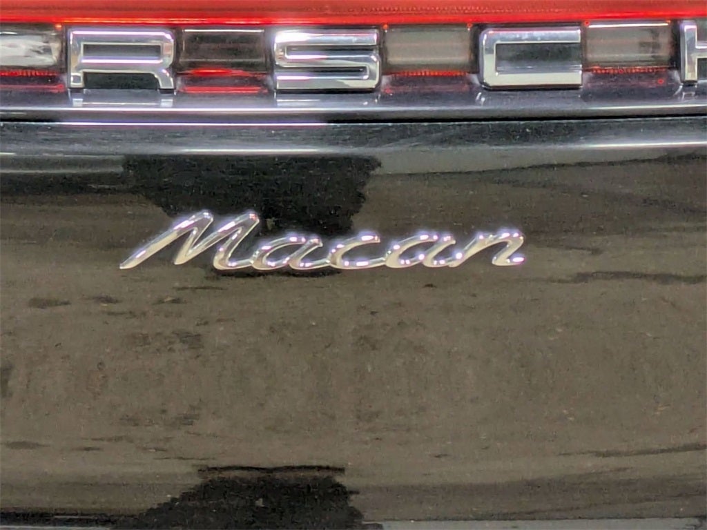 2022 Porsche Macan Base