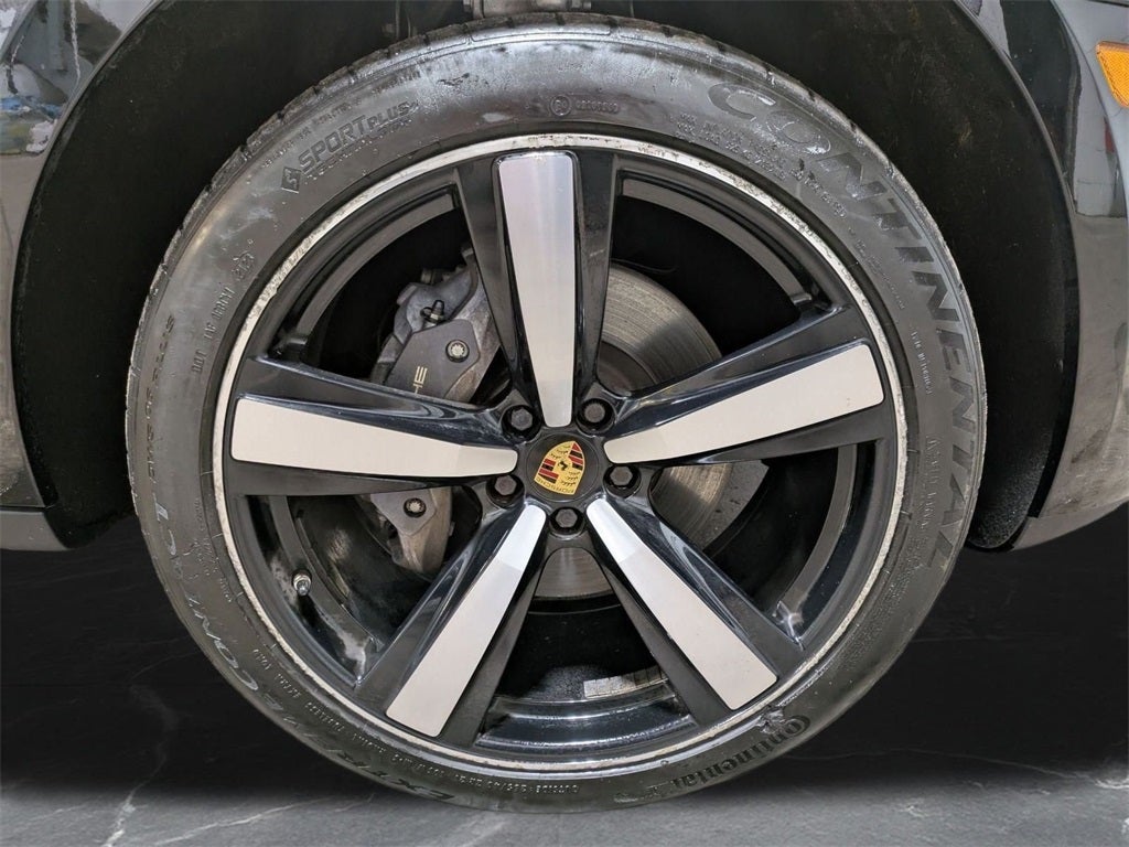 2022 Porsche Macan Base