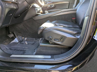 2016 Volvo XC90 Hybrid T8 Momentum