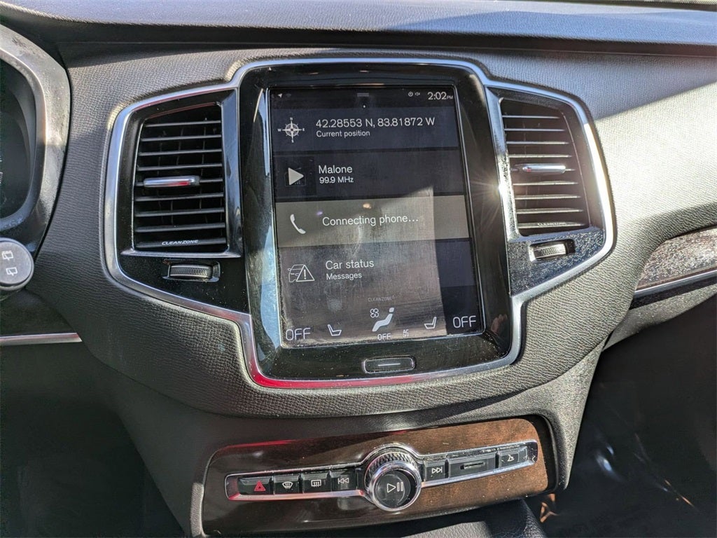 2016 Volvo XC90 Hybrid T8 Momentum