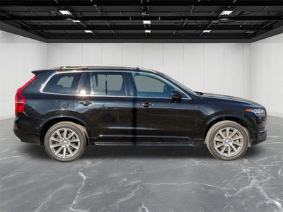 2016 Volvo XC90 Hybrid T8 Momentum