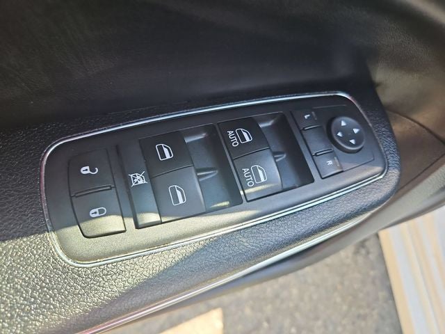 2018 Chrysler 300 S