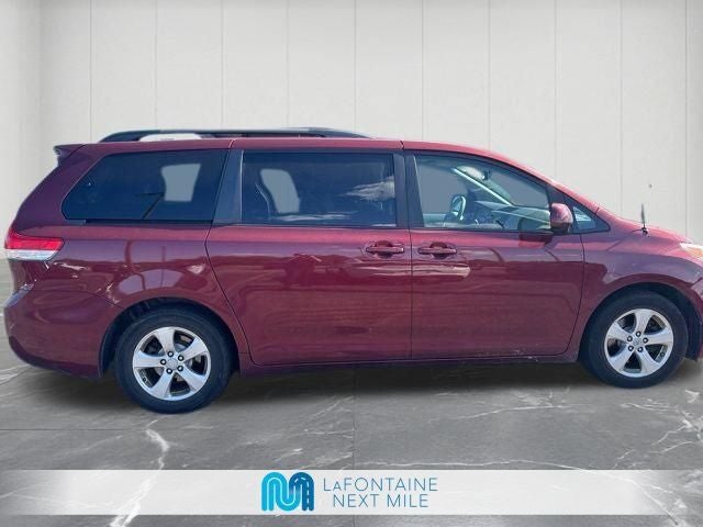 2012 Toyota Sienna LE 8 Passenger