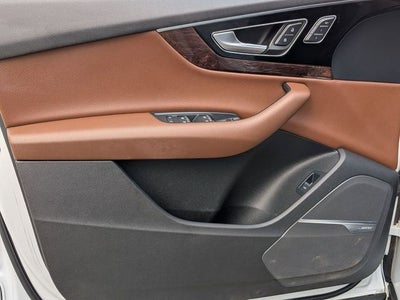 2019 Audi Q7 55 Premium Plus quattro