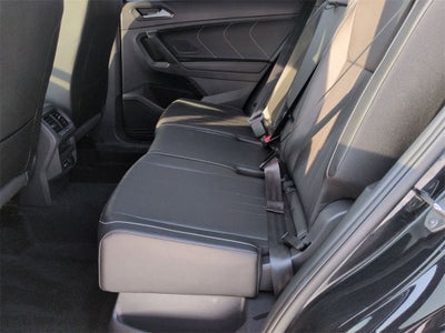 2024 Volkswagen Tiguan 2.0T SE R-Line Black