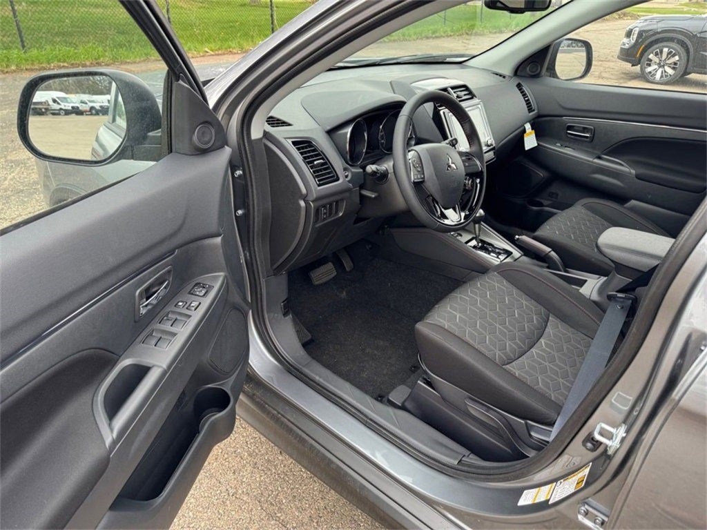 2025 Mitsubishi Outlander Sport 2.0 LE